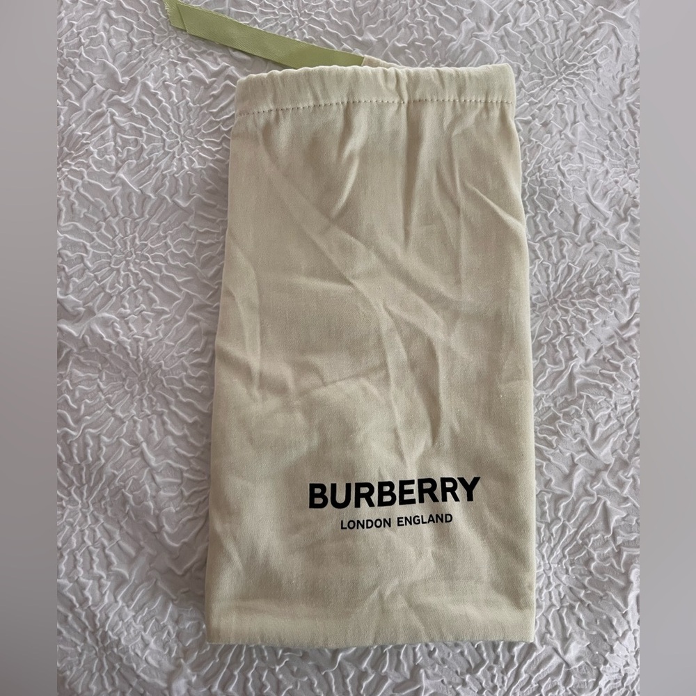 Authentic BURBERRY Shoulder Bag - Picture 8 of 16
